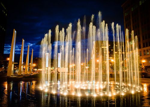 Thiết bị nhạc nước và thách thức trong việc đồng bộ với playlist tự động