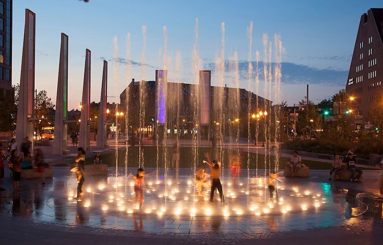 Nguyên lý hoạt động của thiết bị nhạc nước khi tích hợp hệ thống điều khiển tự động