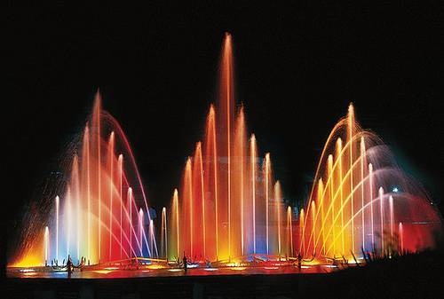 Không cần pháo hoa, nhạc nước nghệ thuật vẫn khiến sân khấu Tết bùng nổ Hệ vòi phun và chuyển động trong nhạc nước nghệ thuật