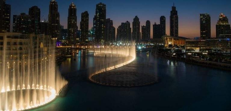 Các loại hiệu ứng vòi phun nước ấn tượng nhất cho sự kiện Tết Vòi phun tia thẳng (Vertical Jet)