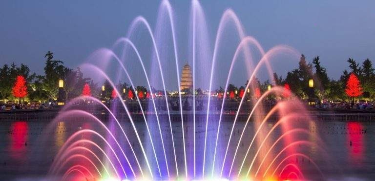 Các loại hiệu ứng vòi phun nước ấn tượng nhất cho sự kiện Tết Vòi phun đuôi cong