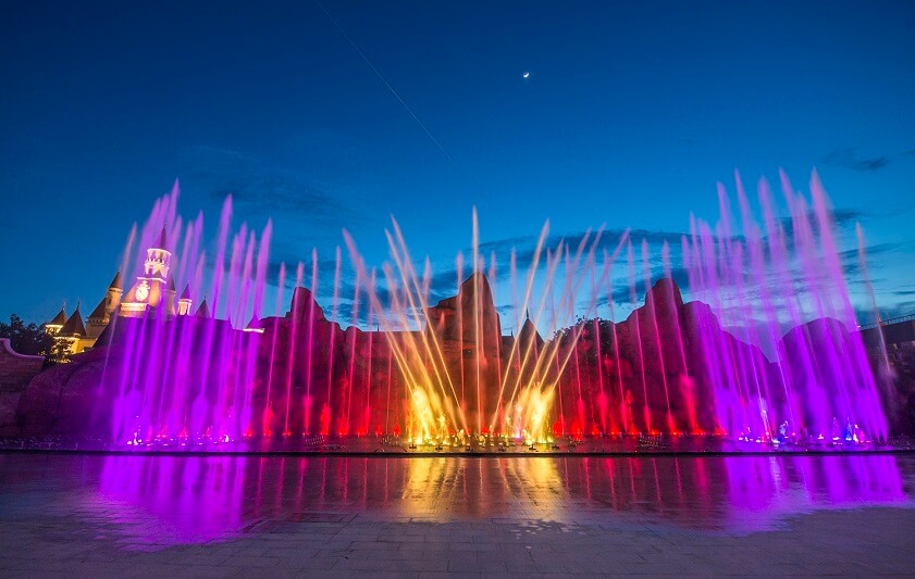 Không cần pháo hoa, nhạc nước nghệ thuật vẫn khiến sân khấu Tết bùng nổ Một số thiết bị trong sân khấu trình diễn nhạc nước nghệ thuật